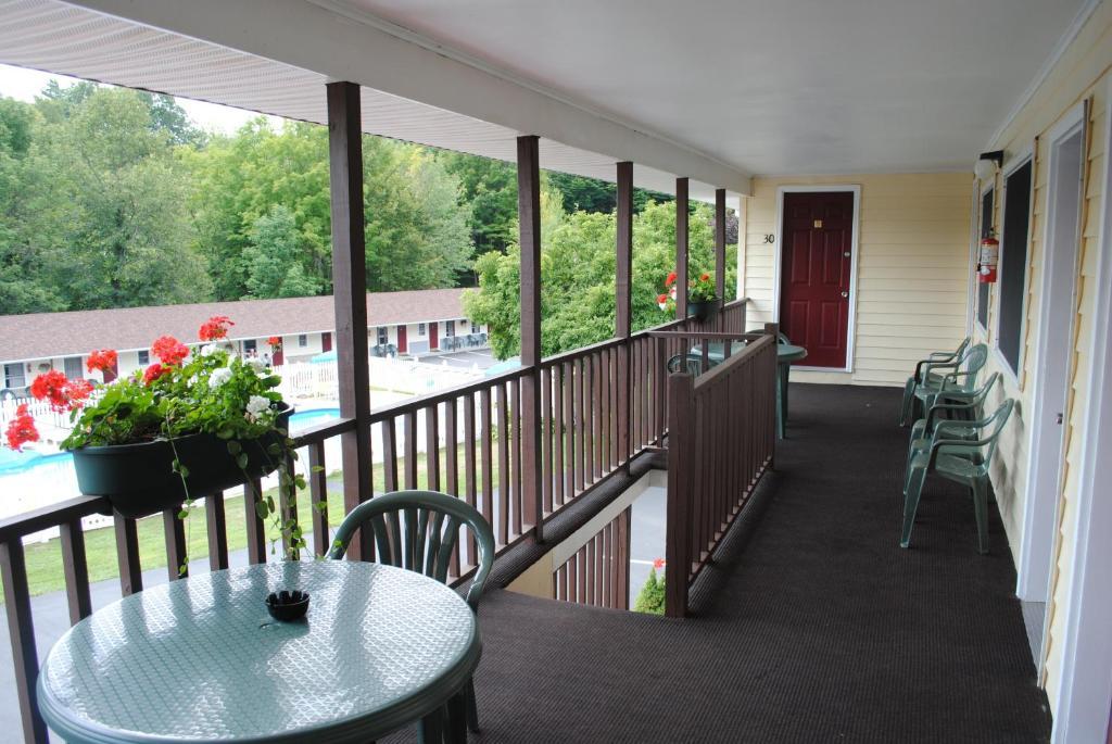 Fran Cove Motel Lake George Zewnętrze zdjęcie